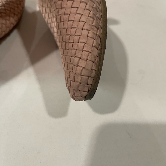 Universal Thread Pink Woven Mules - Picture 2 of 6